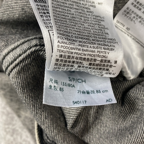 Levi’s cropped denim trucker jacket faded black size 2 edgy streetwear - Picture 9 of 10